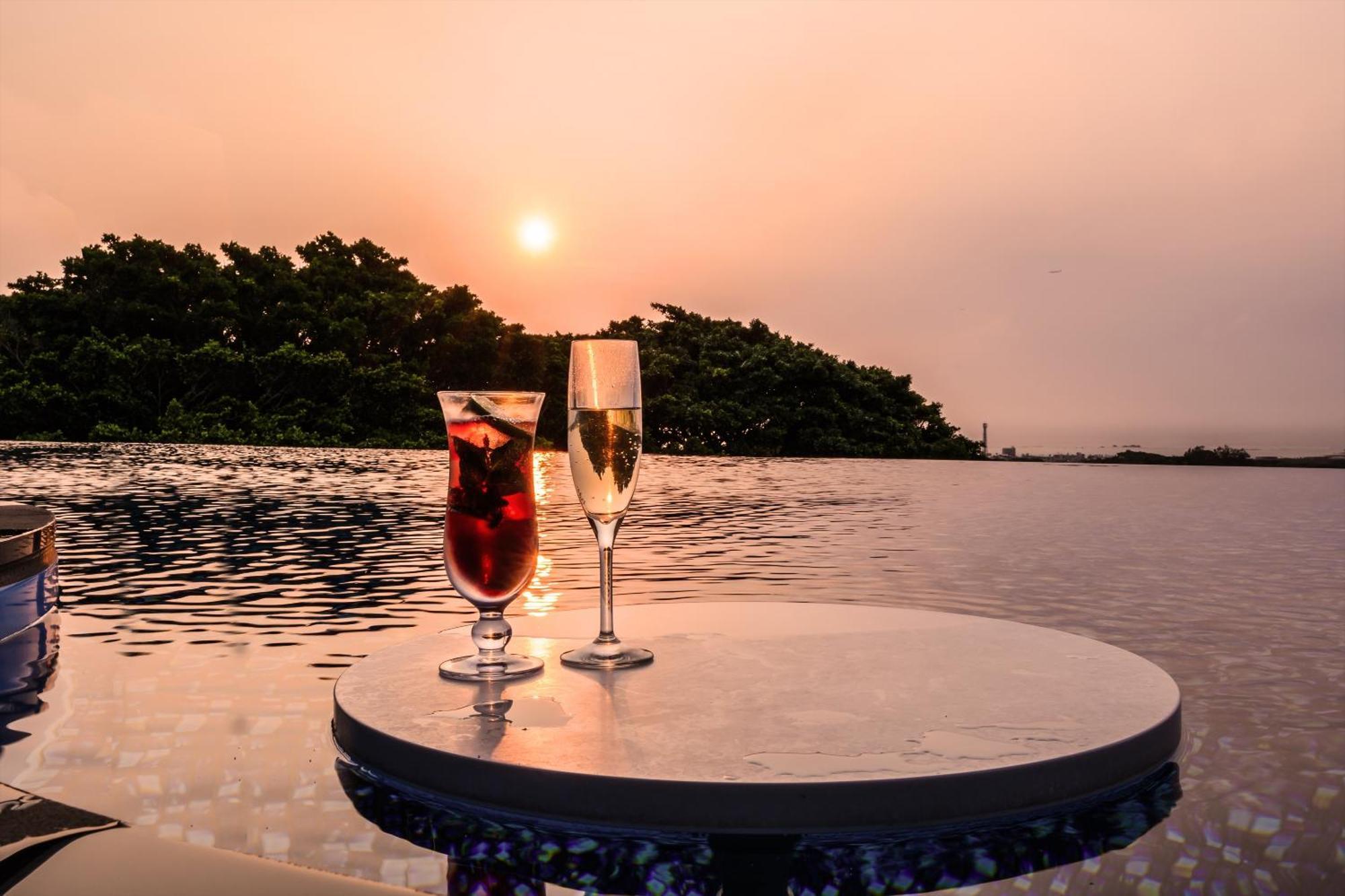 Glamday Style Okinawa Yomitan Hotel & Resort ภายนอก รูปภาพ
