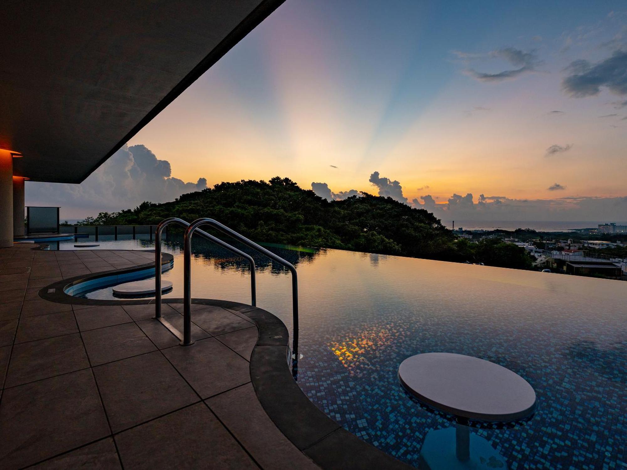 Glamday Style Okinawa Yomitan Hotel & Resort ภายนอก รูปภาพ